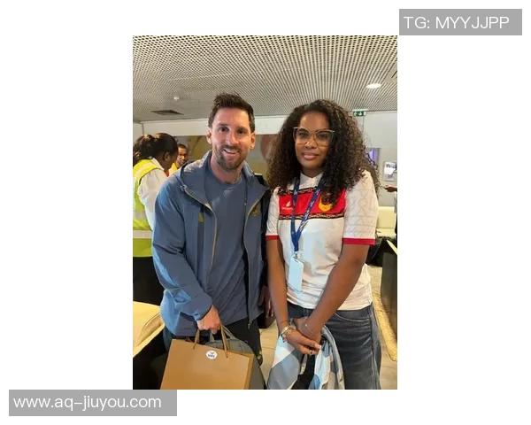 梅西在社交媒体分享照片宣布前往阿根廷国家队报到的喜悦心情